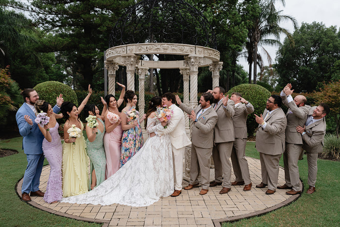 Garden ceremony at the Oatlands House rotunda