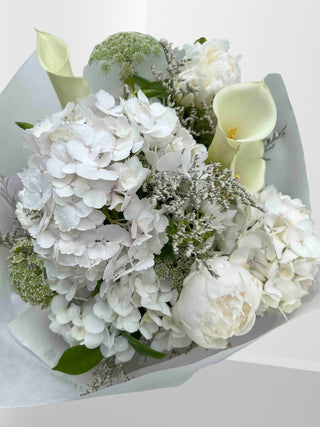 Classic & White Flowers Bouquet